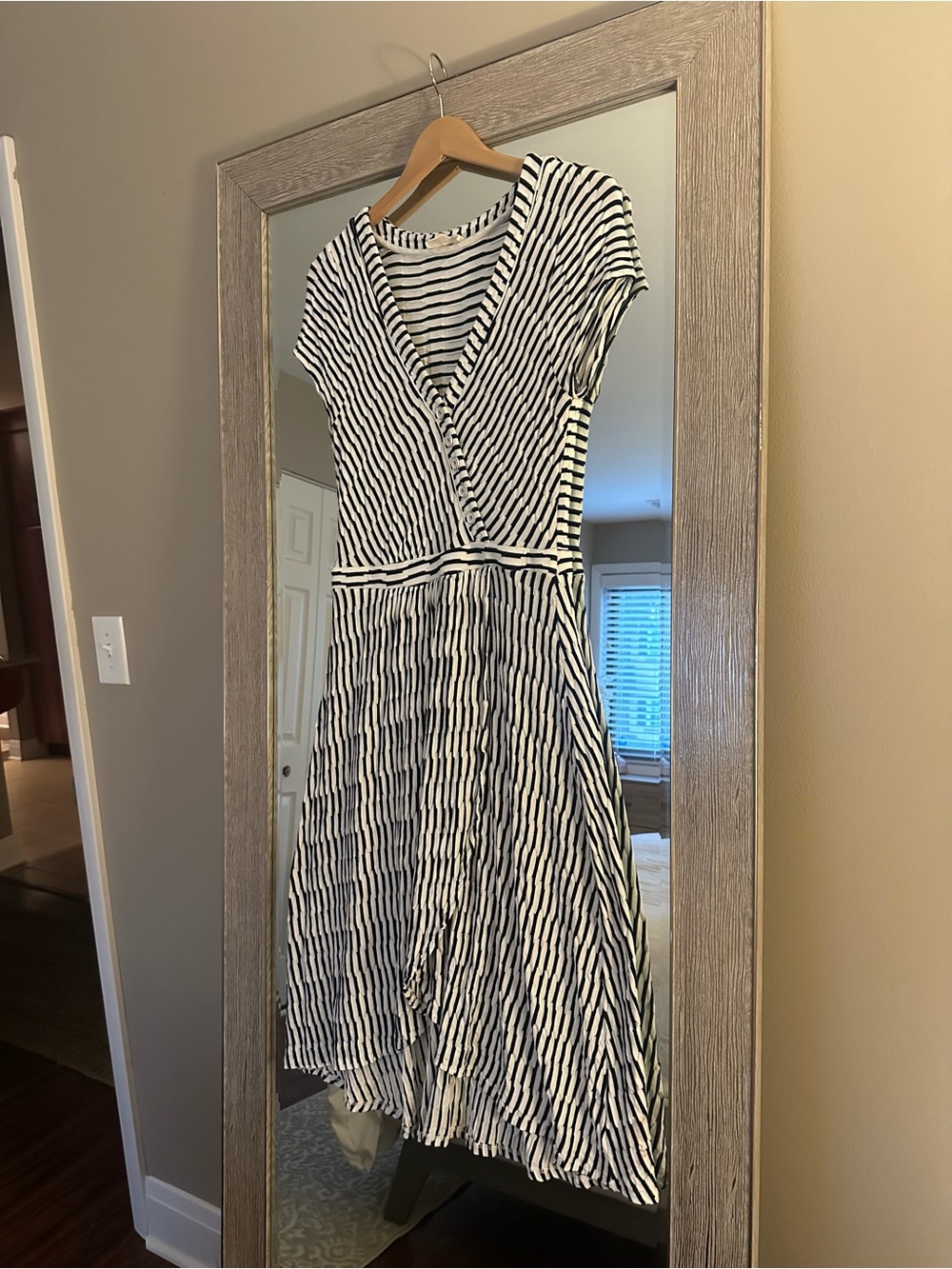 Maeve Anthropologie Black And White Striped V-Neck Midi Dress Size Medium